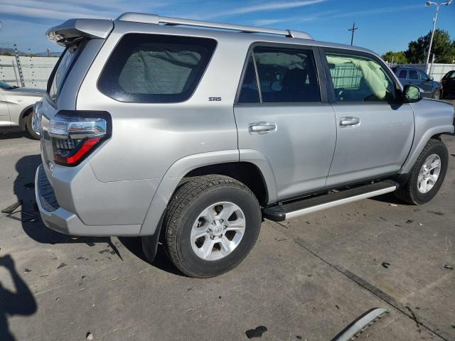 Photo 3 from auction – 2014 TOYOTA 4RUNNER SR with VIN JTEBU5JR3E5170950