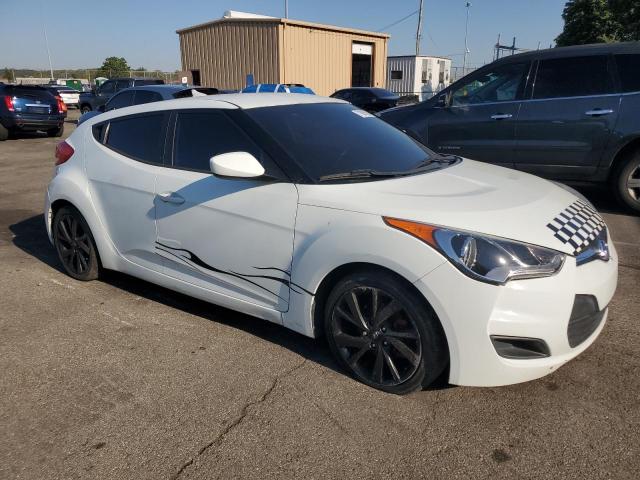 Photo 4 from auction – 2016 HYUNDAI VELOSTER with VIN KMHTC6AD2GU277935