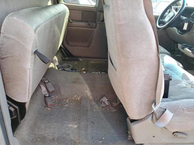 Photo 10 from auction – 2000 CHEVROLET SILVERADO C1500 with VIN 2GCEC19W4Y1343128