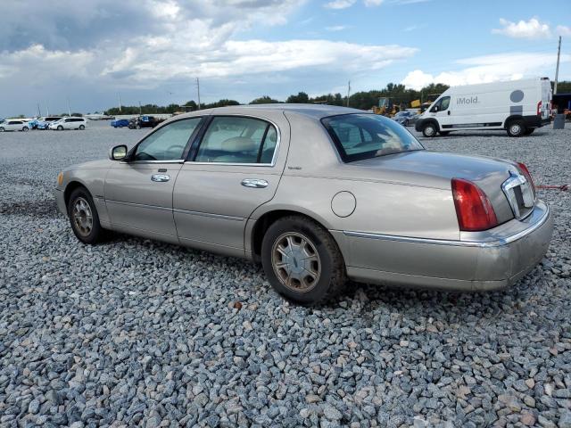 Photo 2 from auction – 2000 LINCOLN TOWN CAR S with VIN 1LNHM82W2YY928344