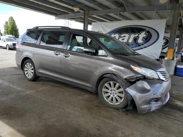Photo 4 from auction – 2014 TOYOTA SIENNA XLE with VIN 5TDDK3DC9ES075981