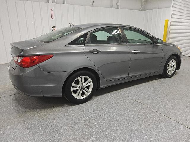 Photo 3 from auction – 2013 HYUNDAI SONATA GLS with VIN 5NPEB4AC8DH690590