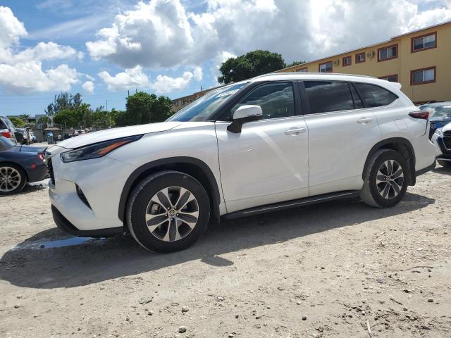 TOYOTA HIGHLANDER 2024 with VIN 5TDKDRAH3RS545240 - Photo from auction