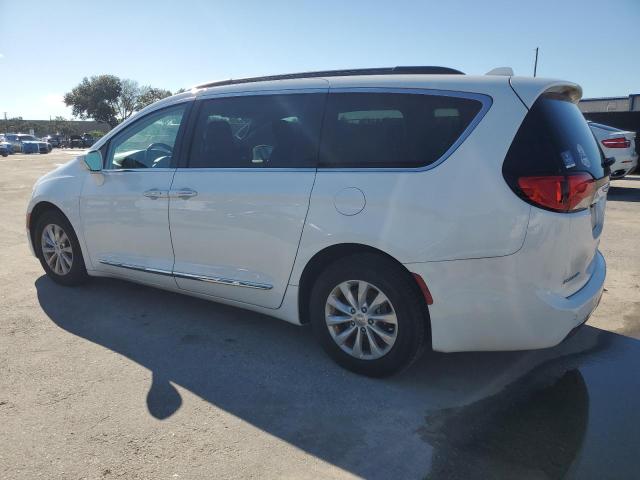 Photo 2 from auction – 2017 CHRYSLER PACIFICA T with VIN 2C4RC1BG5HR576411