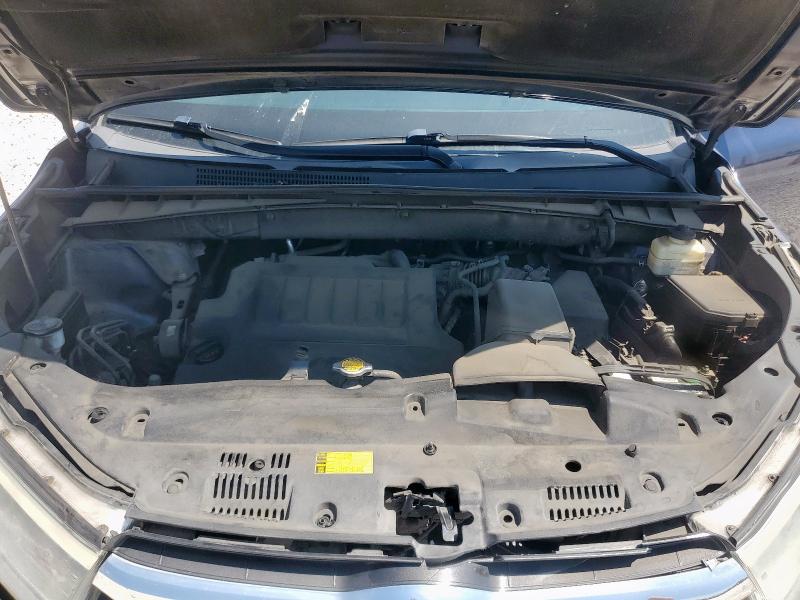 Photo 12 from auction – 2015 TOYOTA HIGHLANDER with VIN 5TDJKRFH5FS172109