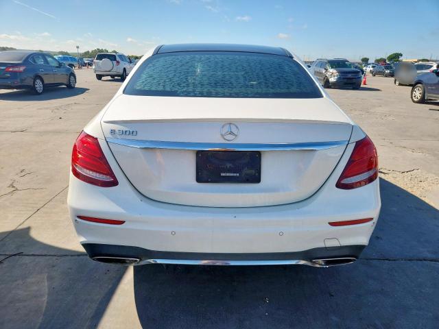 Photo 6 from auction – 2017 MERCEDES-BENZ E 300 with VIN WDDZF4JB3HA056779