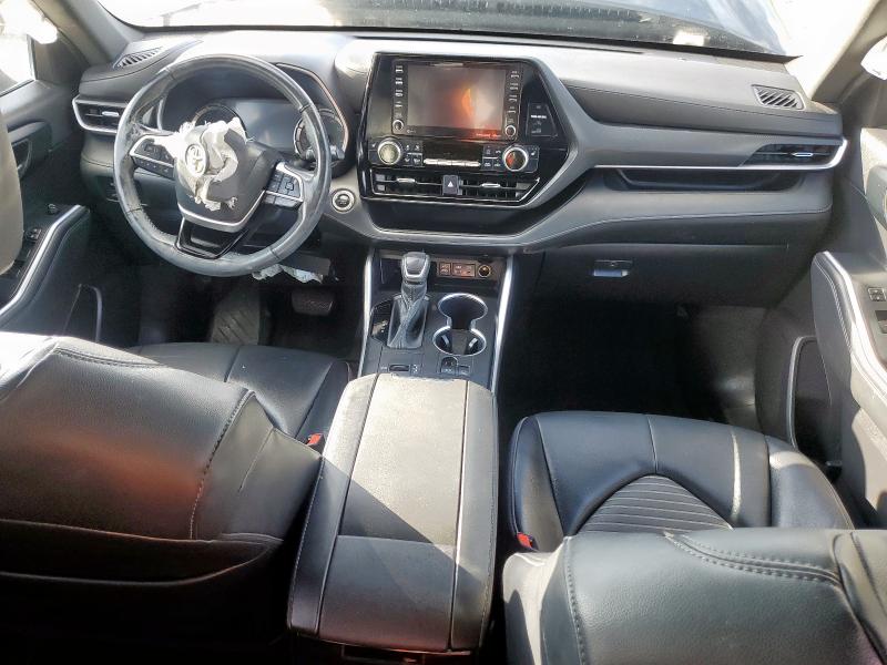 Photo 8 from auction – 2022 TOYOTA HIGHLANDER with VIN 5TDLZRAH3NS133612
