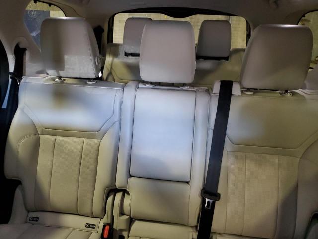 Photo 10 from auction – 2017 LAND ROVER DISCOVERY with VIN SALRRBBV8HA028497