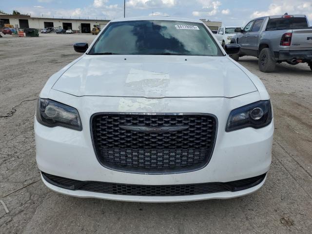 Photo 5 from auction – 2022 CHRYSLER 300 with VIN MVIN390833IND
