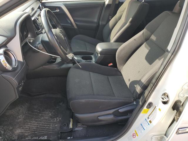 Photo 7 from auction – 2017 TOYOTA RAV4 XLE with VIN JTMRFREV0HJ135936