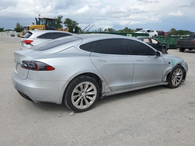 Photo 3 from auction – 2017 TESLA MODEL S with VIN 5YJSA1E14HF221675