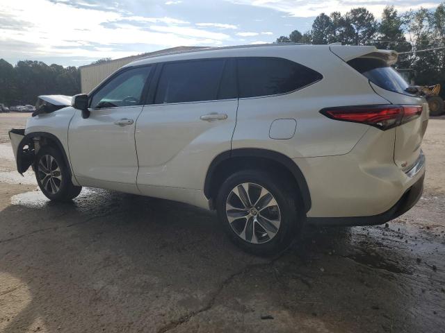 Photo 2 from auction – 2022 TOYOTA HIGHLANDER with VIN 5TDGZRAH2NS103423