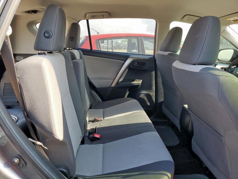 Photo 11 from auction – 2015 TOYOTA RAV4 LE with VIN JTMZFREV3FD076666