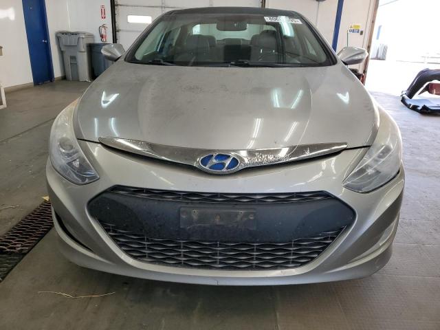 Photo 5 from auction – 2011 HYUNDAI SONATA HYBRID with VIN KMHEC4A47BA015190