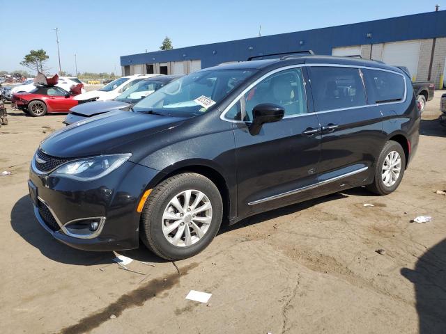 CHRYSLER PACIFICA T 2017 with VIN 2C4RC1BG8HR516803 - Photo from auction
