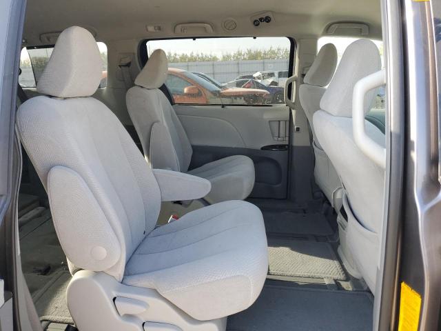 Photo 11 from auction – 2011 TOYOTA SIENNA LE with VIN 5TDJK3DC5BS024427
