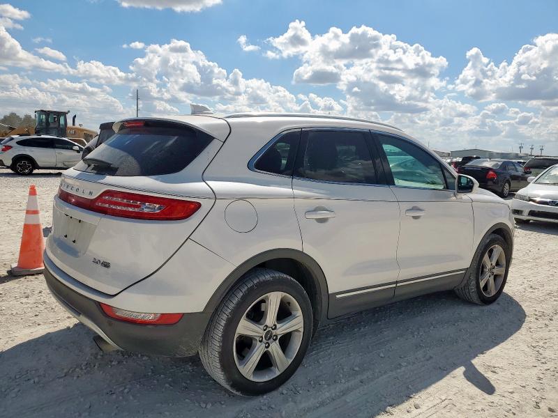 Photo 3 from auction – 2015 LINCOLN MKC with VIN 5LMCJ2A93FUJ32201