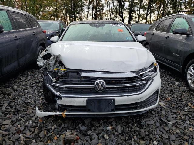 Photo 5 from auction – 2024 VOLKSWAGEN JETTA SE with VIN 3VW7M7BU4RM030993