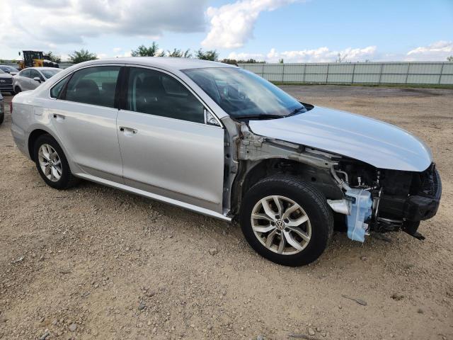 Photo 4 from auction – 2017 VOLKSWAGEN PASSAT S with VIN 1VWAT7A38HC083360