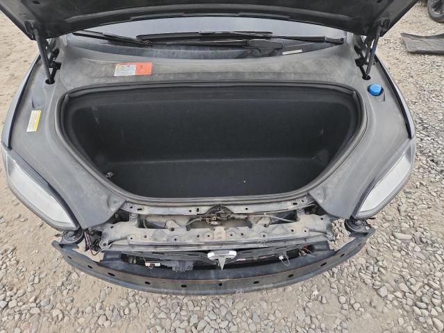 Photo 11 from auction – 2017 TESLA MODEL X with VIN 5YJXCDE4XHF034856