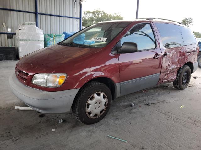 TOYOTA SIENNA LE 2000 with VIN 4T3ZF13C2YU305752 - Photo from auction