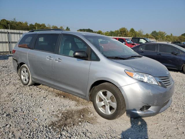 Photo 4 from auction – 2017 TOYOTA SIENNA LE with VIN 5TDKZ3DC9HS845930