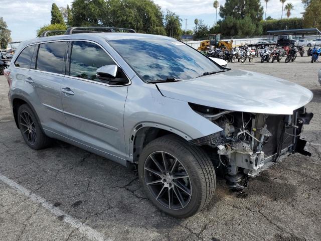 Photo 4 from auction – 2016 TOYOTA HIGHLANDER with VIN 5TDZKRFH1GS171088
