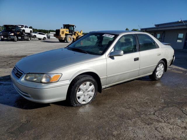 TOYOTA CAMRY CE 2001 with VIN 4T1BG22K31U045941 - Photo from auction