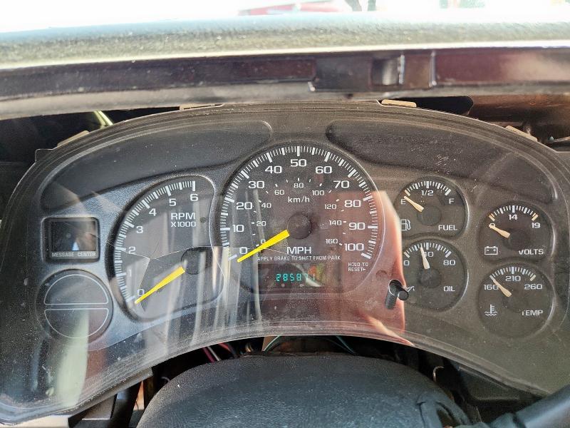 Photo 9 from auction – 2000 CHEVROLET SILVERADO with VIN 1GCEC14V9YZ357466
