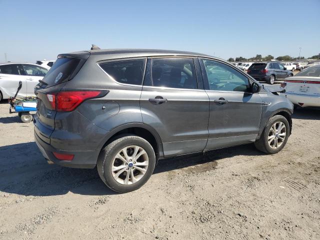 Photo 3 from auction – 2019 FORD ESCAPE SE with VIN 1FMCU9GD1KUB10450