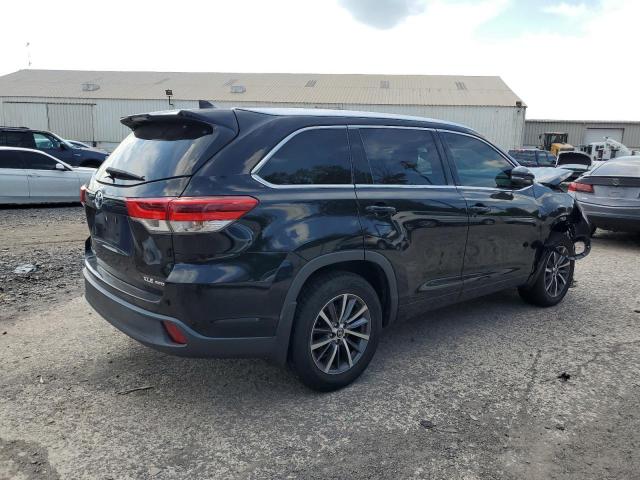 Zdjęcie 3 z aukcji – 2018 TOYOTA HIGHLANDER z VIN 5TDJZRFH1JS907057