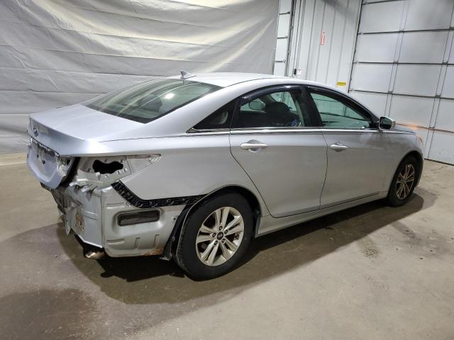Photo 3 from auction – 2011 HYUNDAI SONATA GLS with VIN 5NPEB4AC3BH005747