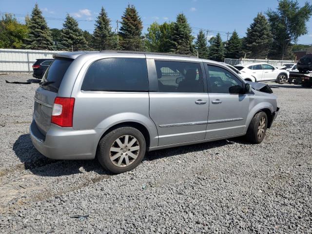Photo 3 from auction – 2016 CHRYSLER TOWN & COU with VIN 2C4RC1BG5GR228560