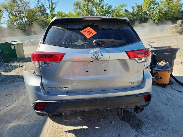 Foto 6 de la subasta – 2018 TOYOTA HIGHLANDER con VIN 5TDJZRFH8JS895196