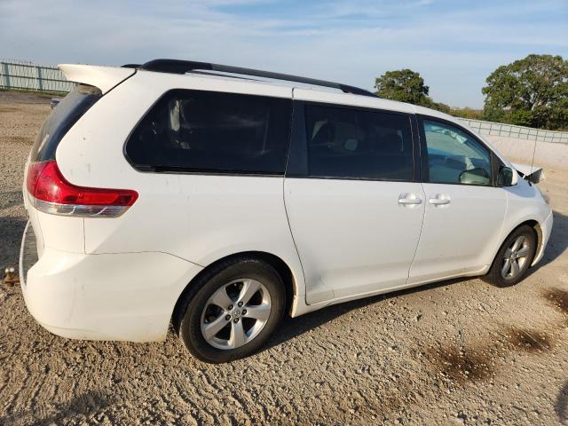 Photo 3 from auction – 2014 TOYOTA SIENNA LE with VIN 5TDKK3DC6ES487489
