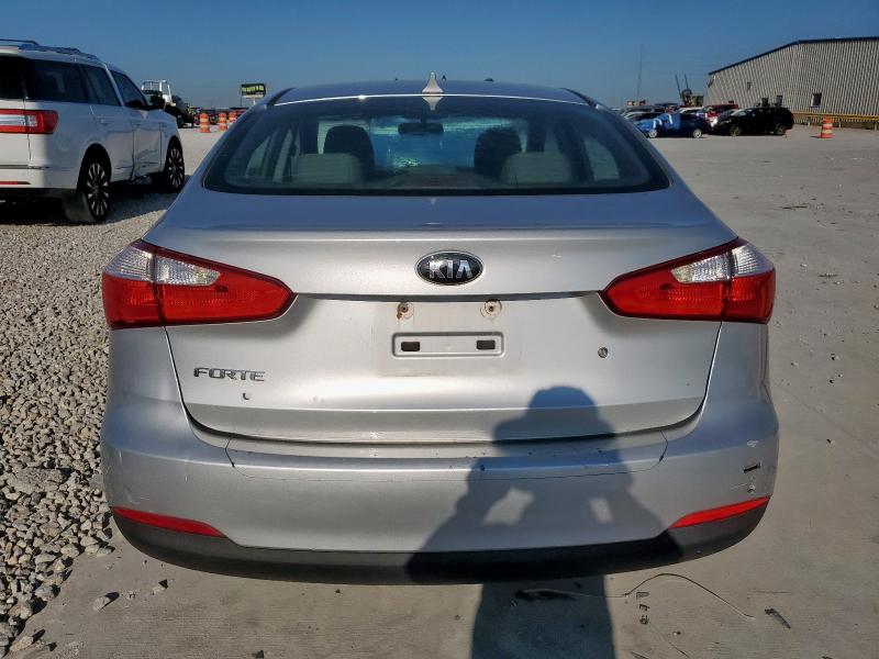 Photo 6 from auction – 2015 KIA FORTE LX with VIN KNAFK4A68F5287319