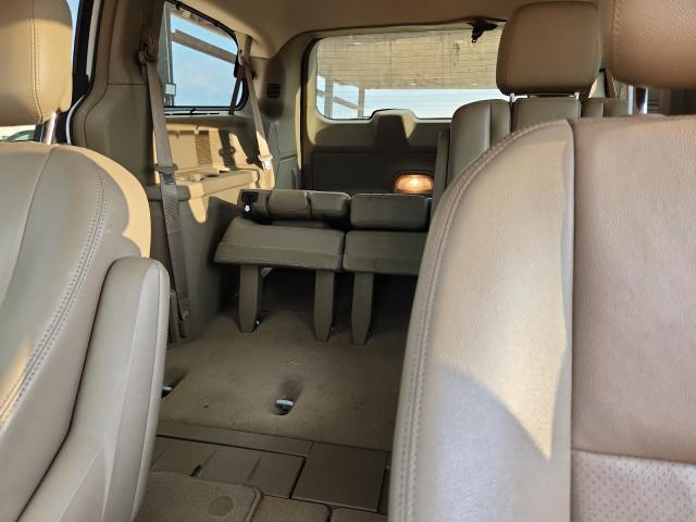Photo 10 from auction – 2013 CHRYSLER TOWN & COU with VIN 2C4RC1CG7DR815904