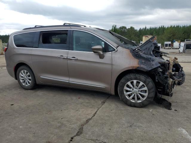 Photo 4 from auction – 2017 CHRYSLER PACIFICA TOURING L with VIN 2C4RC1BG5HR535762
