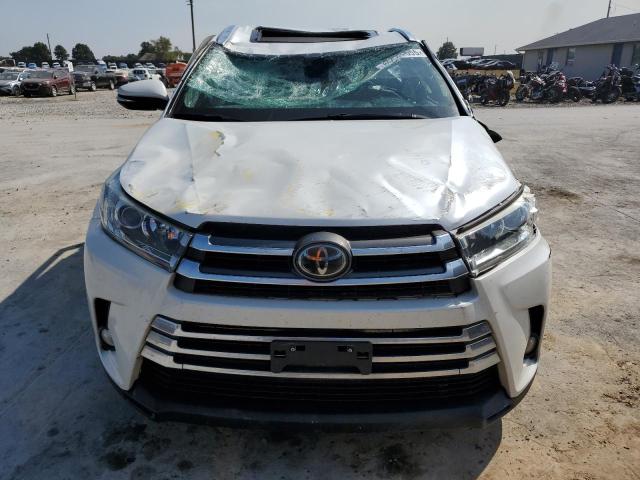 Photo 5 from auction – 2017 TOYOTA HIGHLANDER with VIN 5TDDZRFH0HS370544