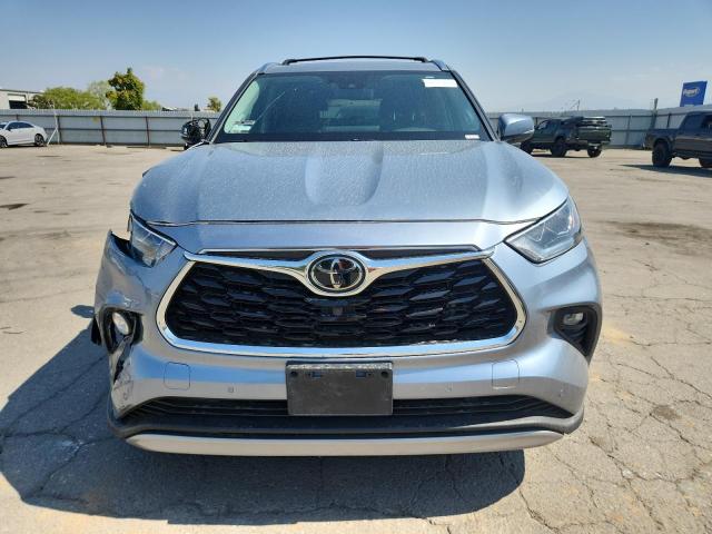 Photo 5 from auction – 2021 TOYOTA HIGHLANDER with VIN 5TDFZRAHXMS073470