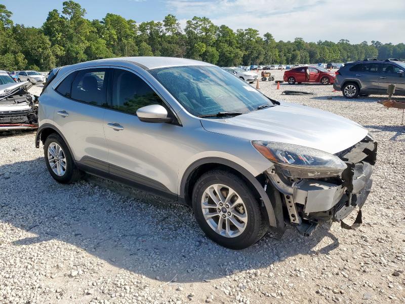 Photo 4 from auction – 2020 FORD ESCAPE SE with VIN 1FMCU0G6XLUA32734