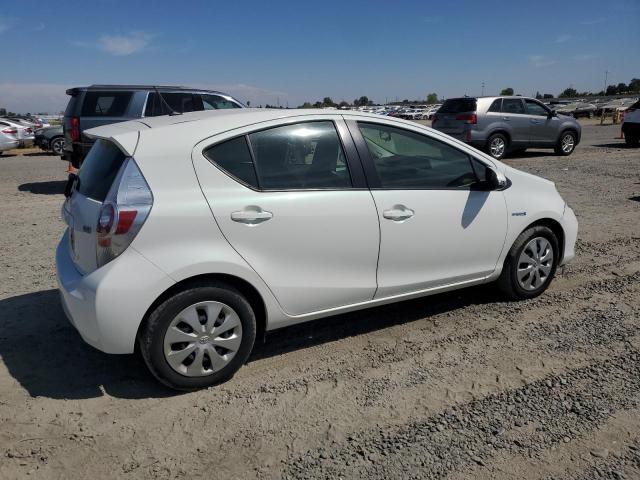 Photo 3 from auction – 2014 TOYOTA PRIUS C with VIN JTDKDTB33E1077694