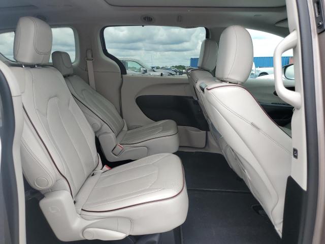 Photo 11 from auction – 2017 CHRYSLER PACIFICA LIMITED with VIN 2C4RC1GG0HR585414