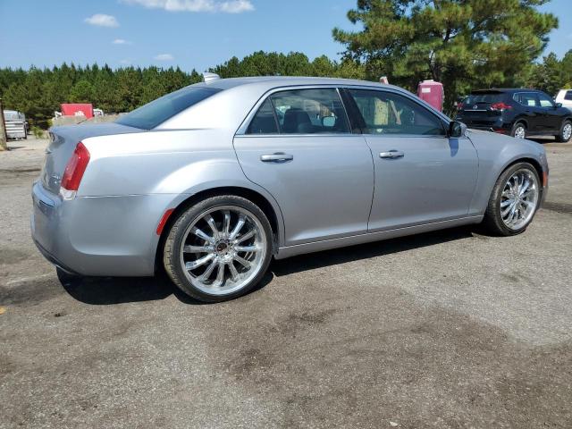 Photo 3 from auction – 2017 CHRYSLER 300 LIMITE with VIN 2C3CCAAGXHH662248