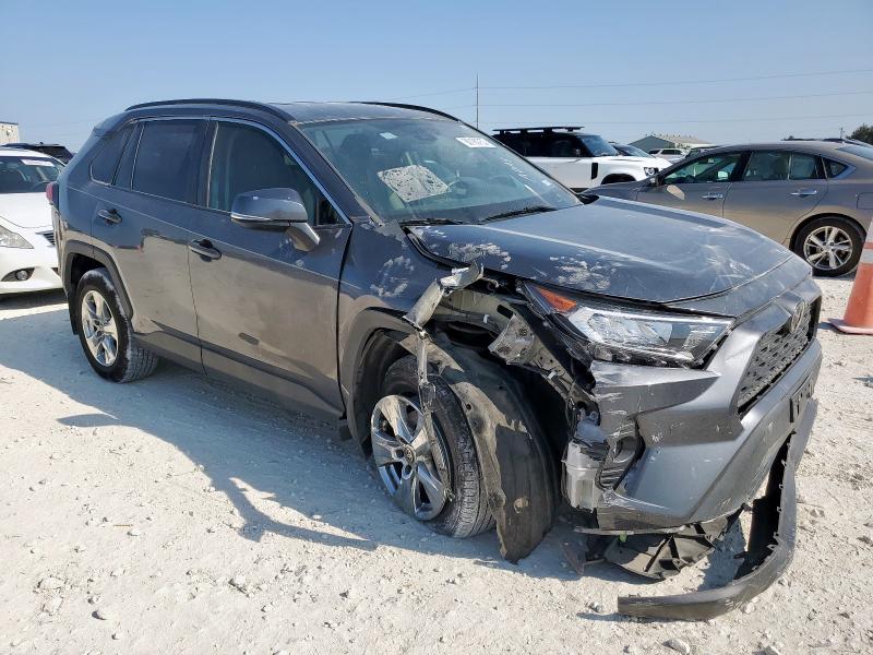 Photo 4 from auction – 2021 TOYOTA RAV4 XLE with VIN 2T3W1RFVXMC129655