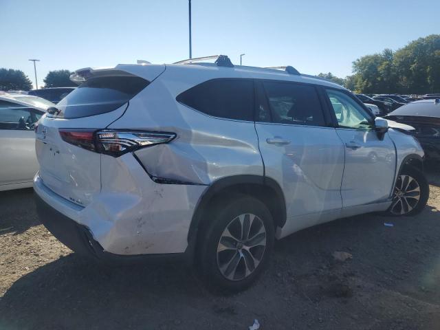 Photo 3 from auction – 2022 TOYOTA HIGHLANDER with VIN 5TDGZRBH4NS241575