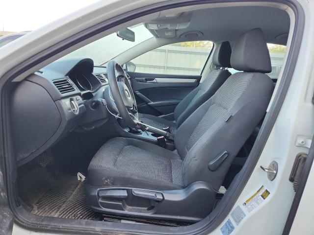 Photo 7 from auction – 2016 VOLKSWAGEN PASSAT S with VIN 1VWAS7A37GC025628