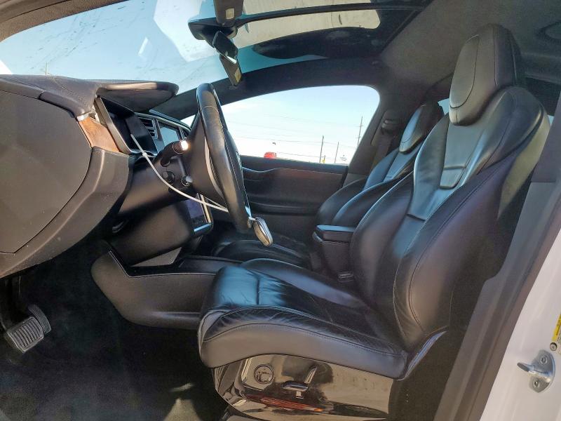 Photo 7 from auction – 2017 TESLA MODEL X with VIN 5YJXCAE26HF034284