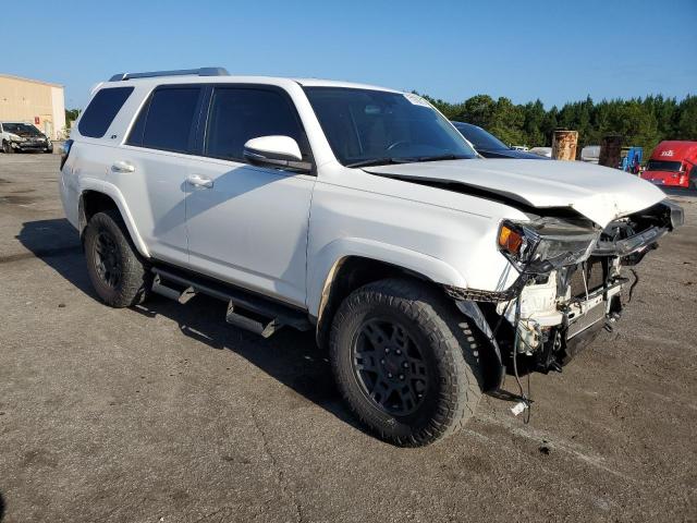 Photo 4 from auction – 2018 TOYOTA 4RUNNER SR with VIN JTEBU5JR4J5527790