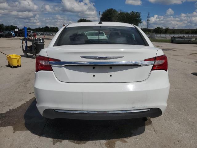 Photo 6 from auction – 2013 CHRYSLER 200 TOURIN with VIN 1C3CCBBB1DN545569